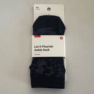 lululemon athletica Let It Flourish Navy Ankle Socks